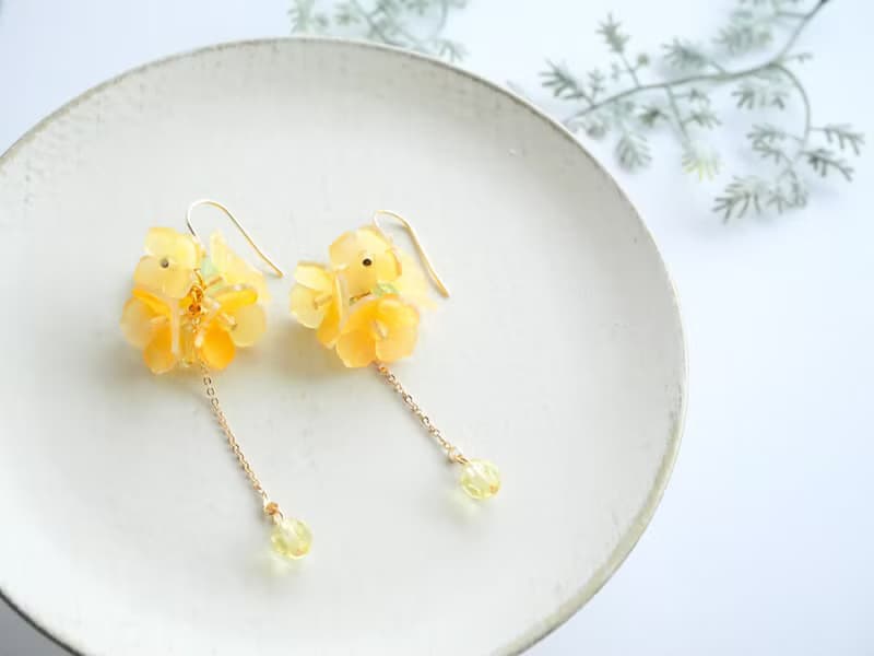 菜の花の耳飾り 　ピアスorイヤリング