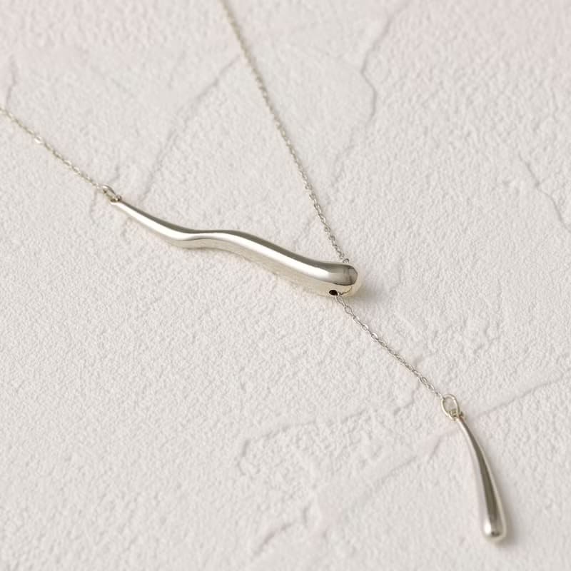 pendulum-drip necklace SV ニッケルフリー スムースラリエットネックレス 長さが自由に変えられるロングネックレス　シルバー　ロジウム