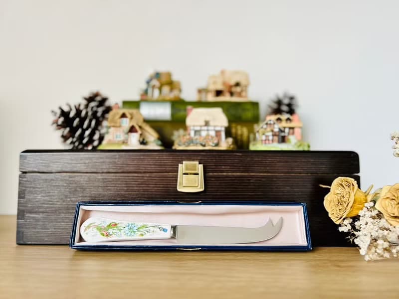 英國名窯Aynsley花卉起司抹刀 Wild Tudor系列