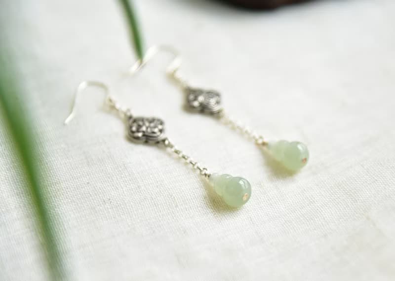 【醉】天然和田玉青海料晴水葫蘆925純銀長款耳墜