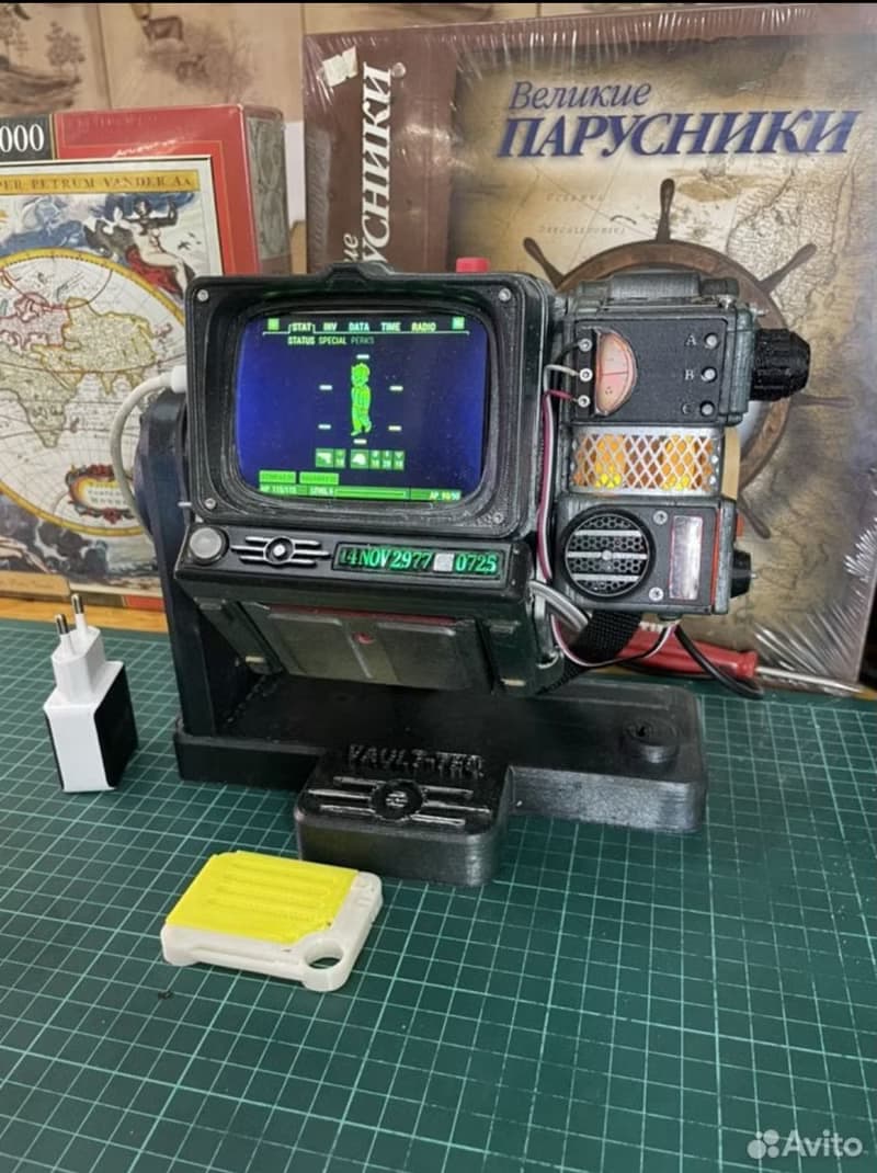 ゲーム Fallout の Vault 76 の Pip Boy 2000 をご紹介します。
