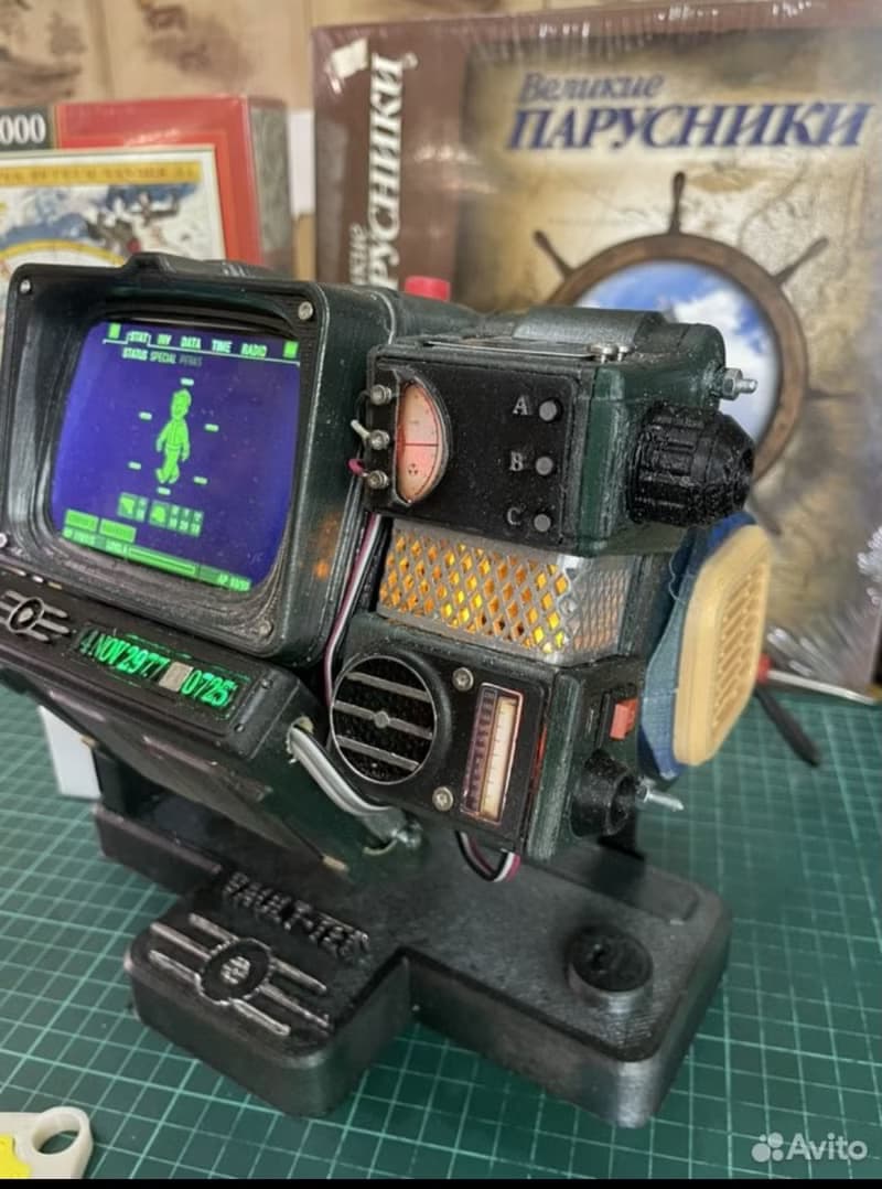 ゲーム Fallout の Vault 76 の Pip Boy 2000 をご紹介します。