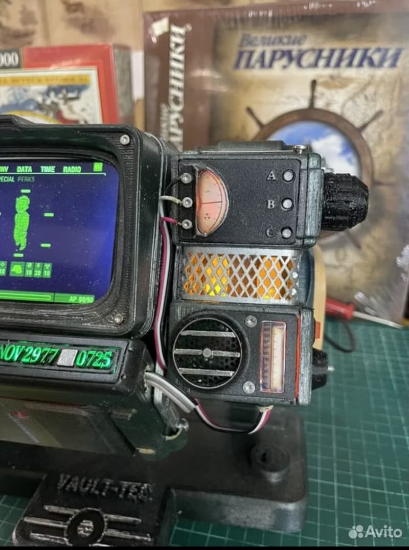 ゲーム Fallout の Vault 76 の Pip Boy 2000 をご紹介します。
