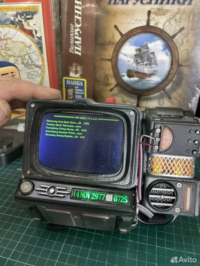 ゲーム Fallout の Vault 76 の Pip Boy 2000 をご紹介します。