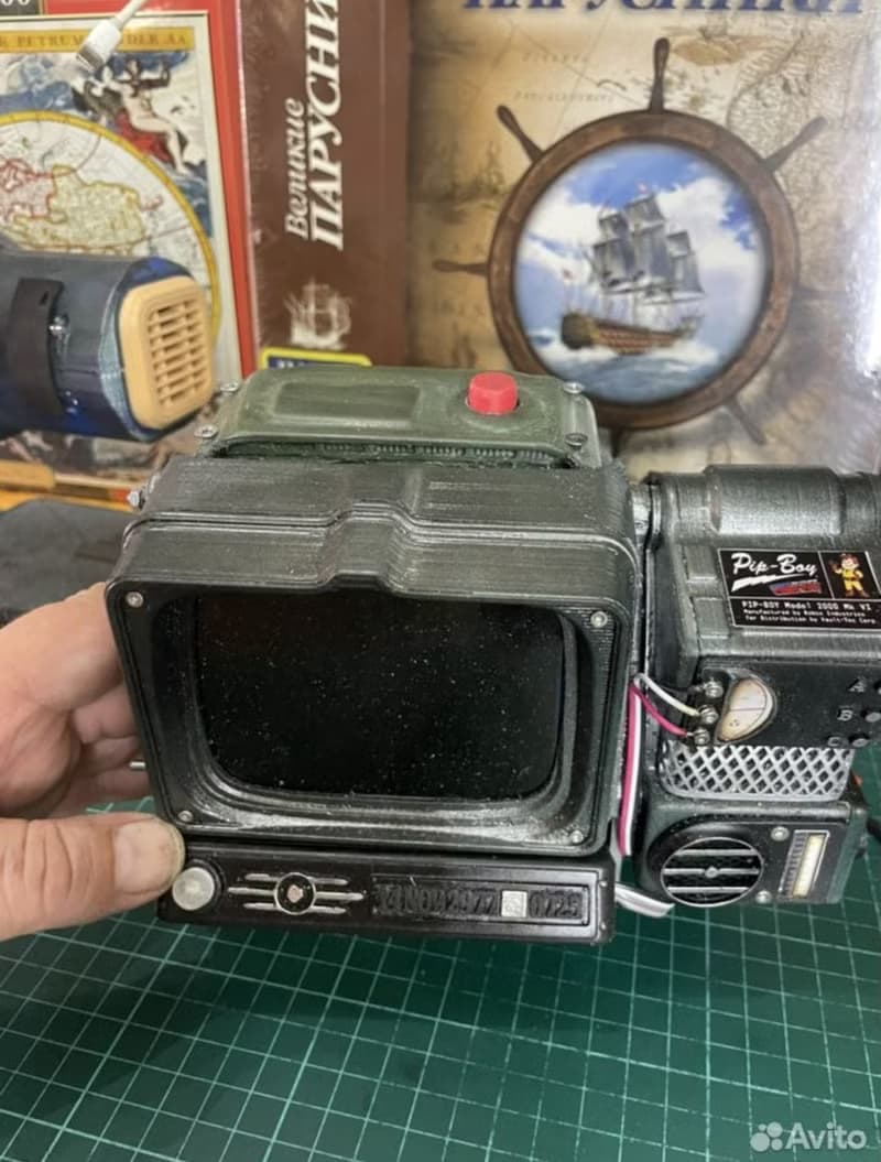 ゲーム Fallout の Vault 76 の Pip Boy 2000 をご紹介します。