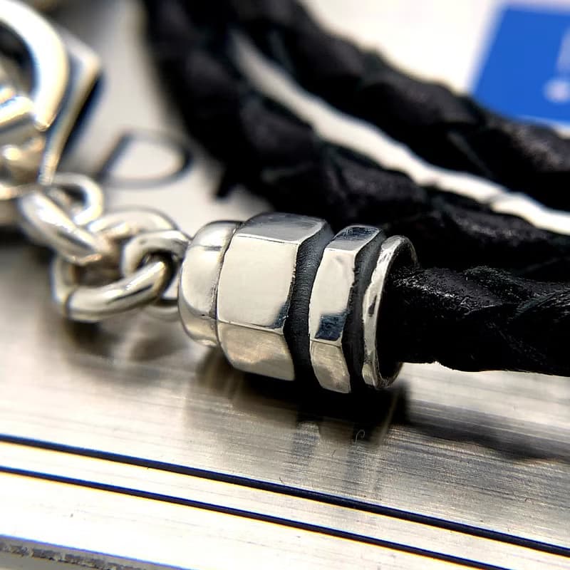 メンズ レザーブレスレット 黒/シルバー925 牛革/シルバーアクセサリー 日本製/送料無料/男性へのプレゼント/RE17