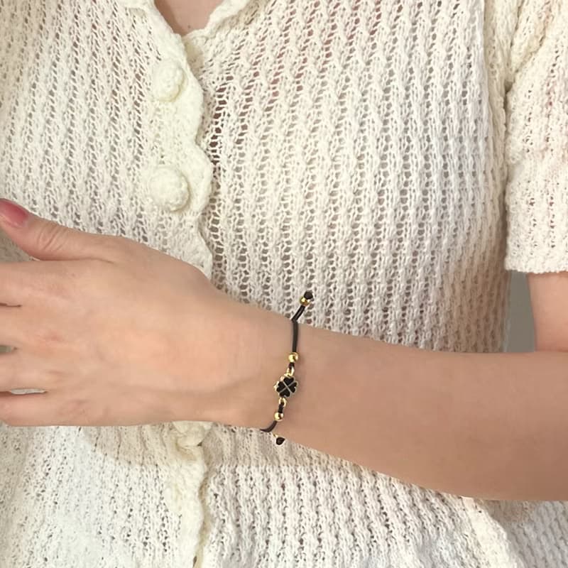 Lucky Four Leaf Clover Knot Bracelet (2Colors)