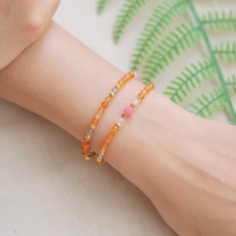 紅紋石-橘紅瑪瑙-月光石│黃銅 雙圈 扣環式 手鍊