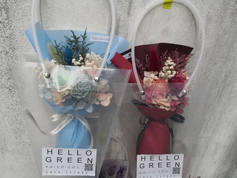 太陽玫瑰乾燥花束 畢業花束 向日葵花束 索拉花花束 康乃馨花束