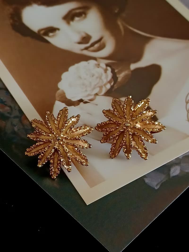 vintage jewelry  AVON 1960年代 Starburst Flower 夾式耳環