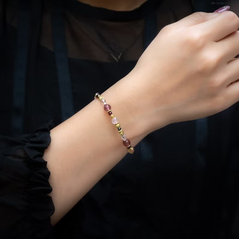 春去春會來 // C1549草莓晶粉晶紅石榴手鍊