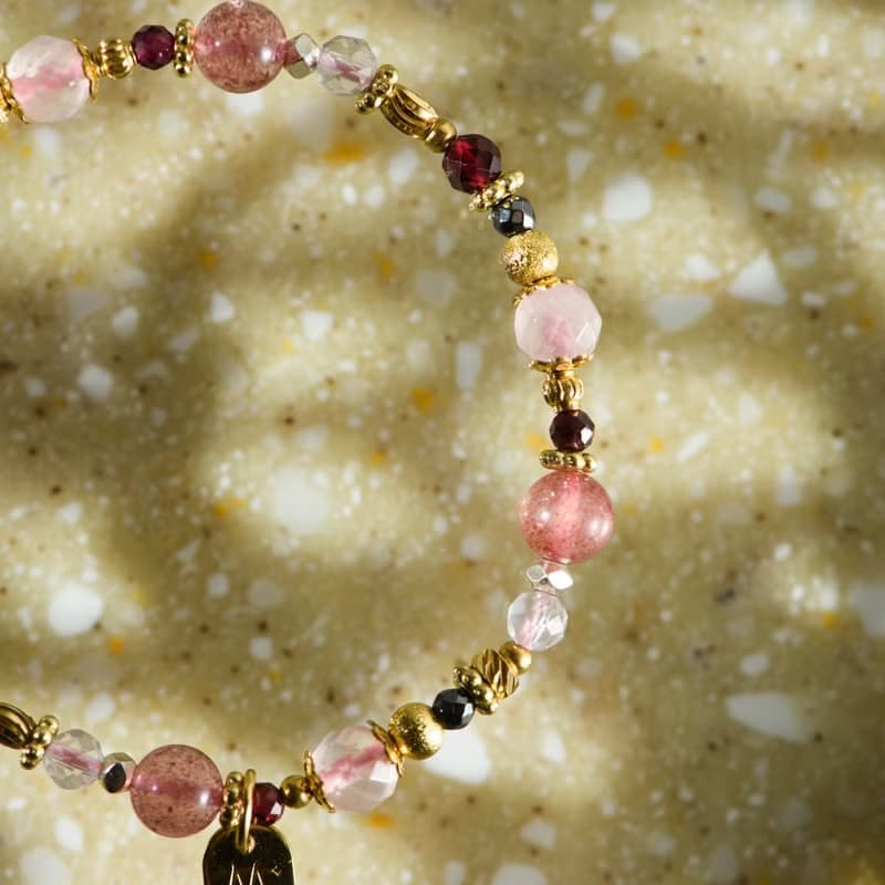 春去春會來 // C1549草莓晶粉晶紅石榴手鍊