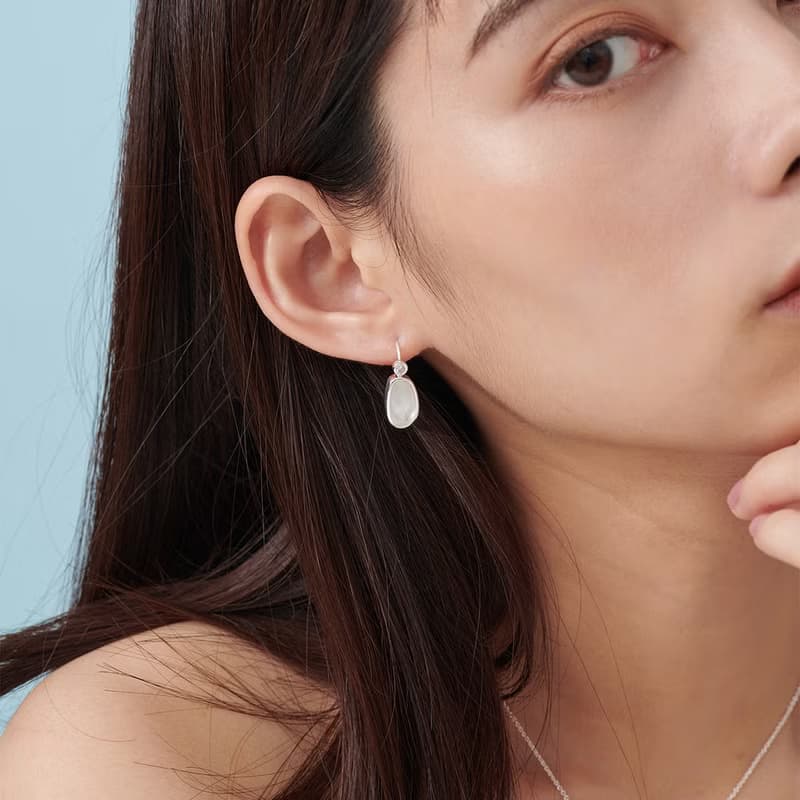 Oceano-霓彩單鑽珠貝耳環 輕珠寶工藝/璀璨鋯石/霓彩貝殼