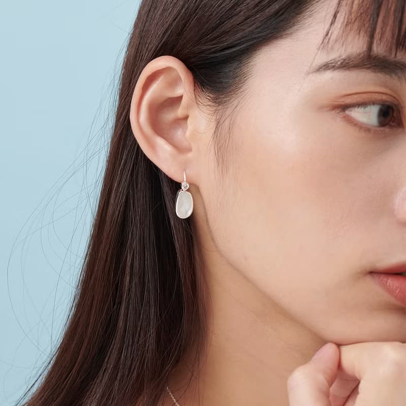 Oceano-霓彩單鑽珠貝耳環 輕珠寶工藝/璀璨鋯石/霓彩貝殼