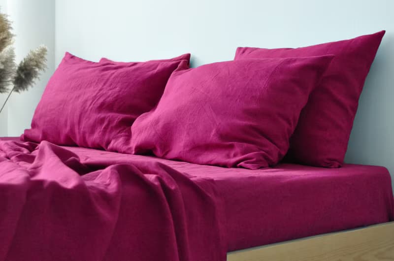 Fuchsia linen fitted sheet / Softened linen bed sheet / Deep pocket