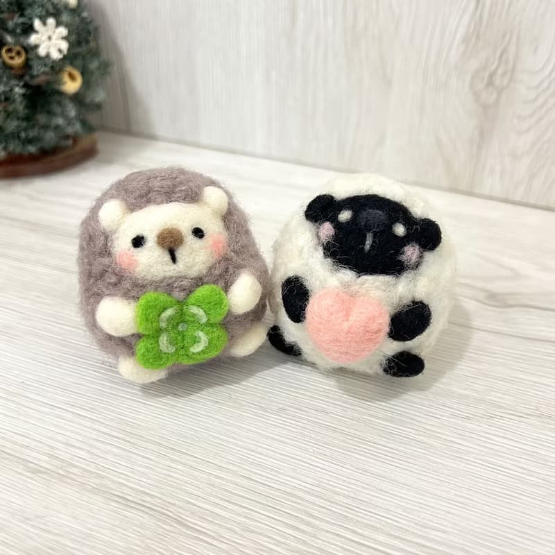 雲朵小羊 羊毛氈娃娃 花園小動物  療癒 送禮 綿羊 小羊 愛心