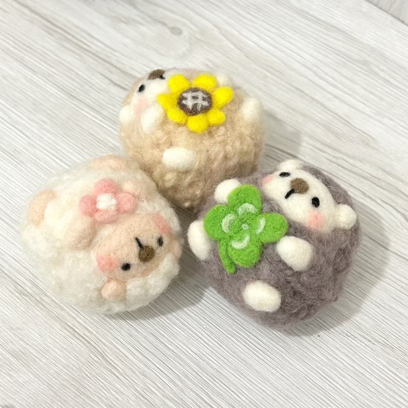 雲朵小羊 羊毛氈娃娃 花園小動物  療癒 送禮 綿羊 小羊 愛心