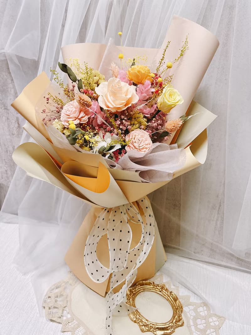 奶油蜜桃永生花束  送禮 生日禮 告白 求婚 韓式花束