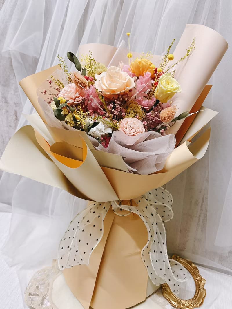 奶油蜜桃永生花束  送禮 生日禮 告白 求婚 韓式花束