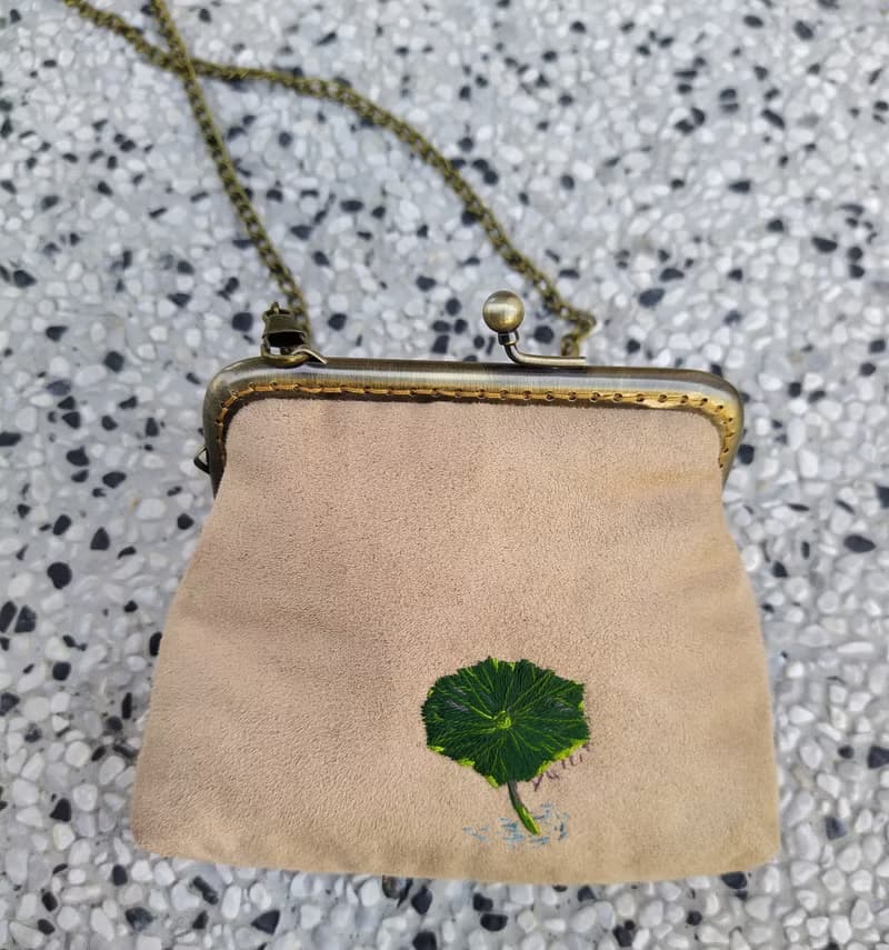 荷葉 斜背式麂皮口金包