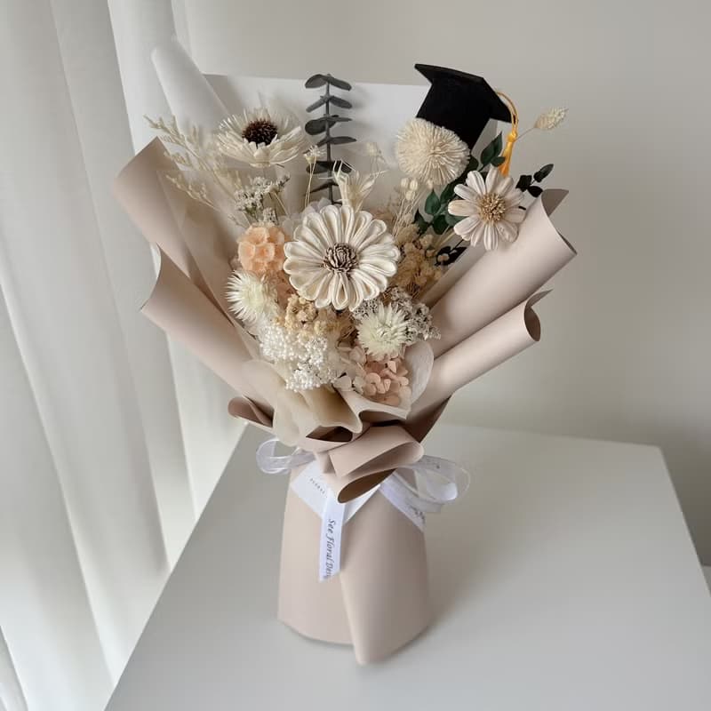 SEE 看見花藝設計 |向日葵 |畢業 |未來的光畢業花束