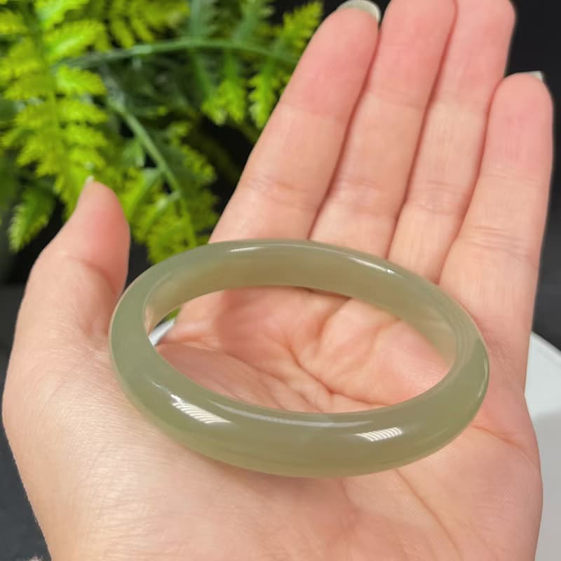 和田玉湖水綠手鐲53MM 老料青白色圓條玉手環 附證書 細膩油潤