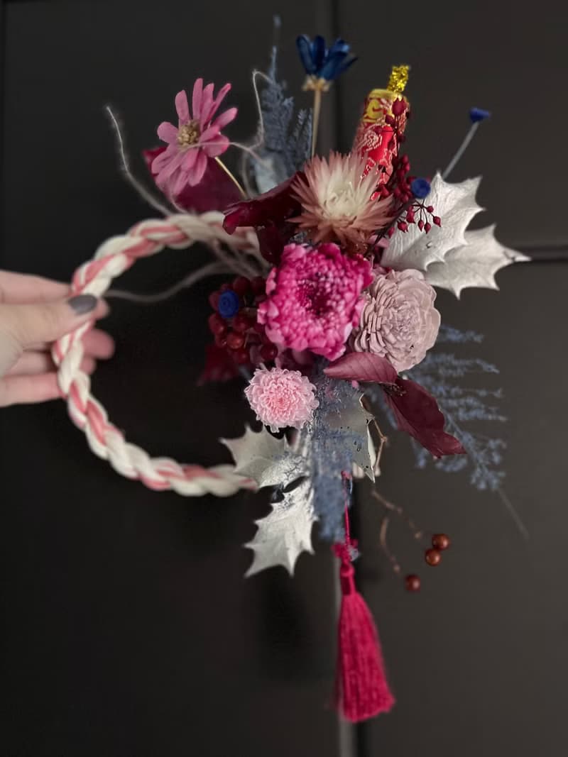 祈福注連繩/桃粉色/輪菊/永生花藝/新年掛飾/過年花/新年花禮