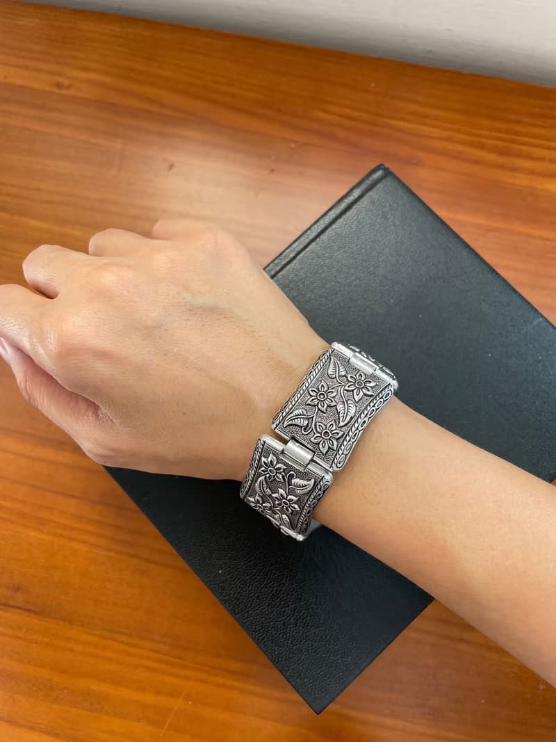 老又好古董珠寶 Vintage 銀色雕花方塊手鍊手鐲 BR1