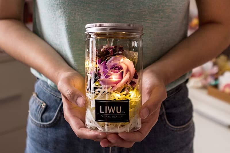 LIWU凡爾賽花園 滿天星 乾燥花罐 (發光瓶4色可挑 附提袋及小卡)