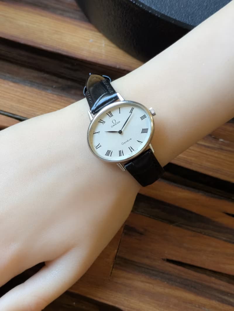 稀有大錶徑 羅馬字數字 omega 機械上鍊 古董錶