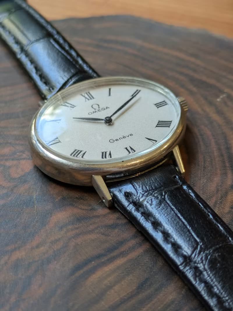 稀有大錶徑 羅馬字數字 omega 機械上鍊 古董錶