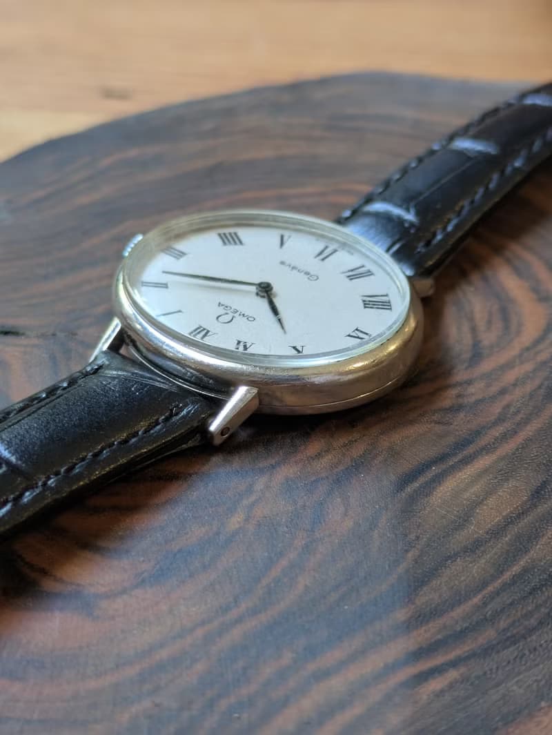 稀有大錶徑 羅馬字數字 omega 機械上鍊 古董錶