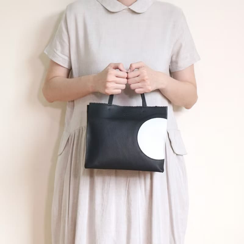 pathfinder tote (square) : black
