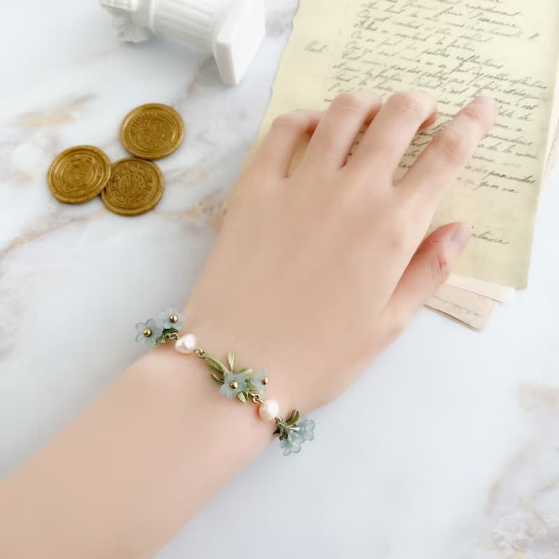 Nicolo ブルーフラワーと淡水パールのブレスレットウォッチ　LI191