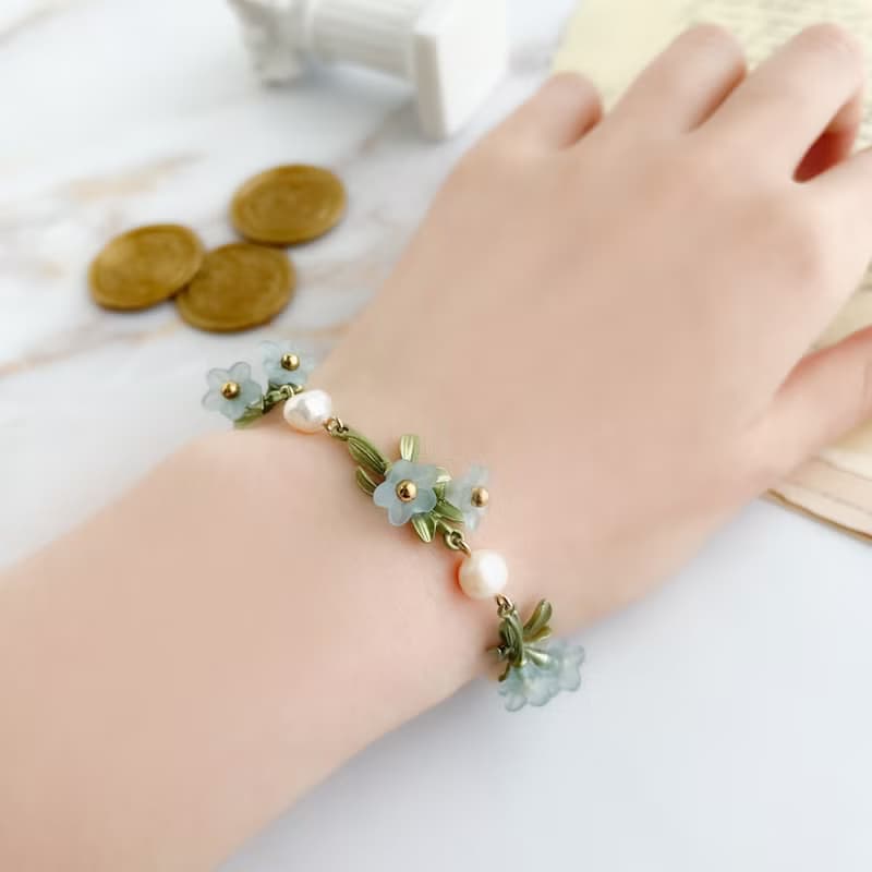 Nicolo ブルーフラワーと淡水パールのブレスレットウォッチ　LI191