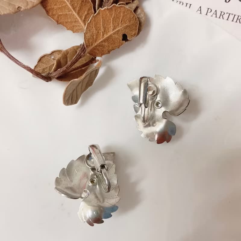 【西洋古董飾品】光澤感銀 掐絲紋 花卉珍珠感 葉片紋理 耳環耳夾