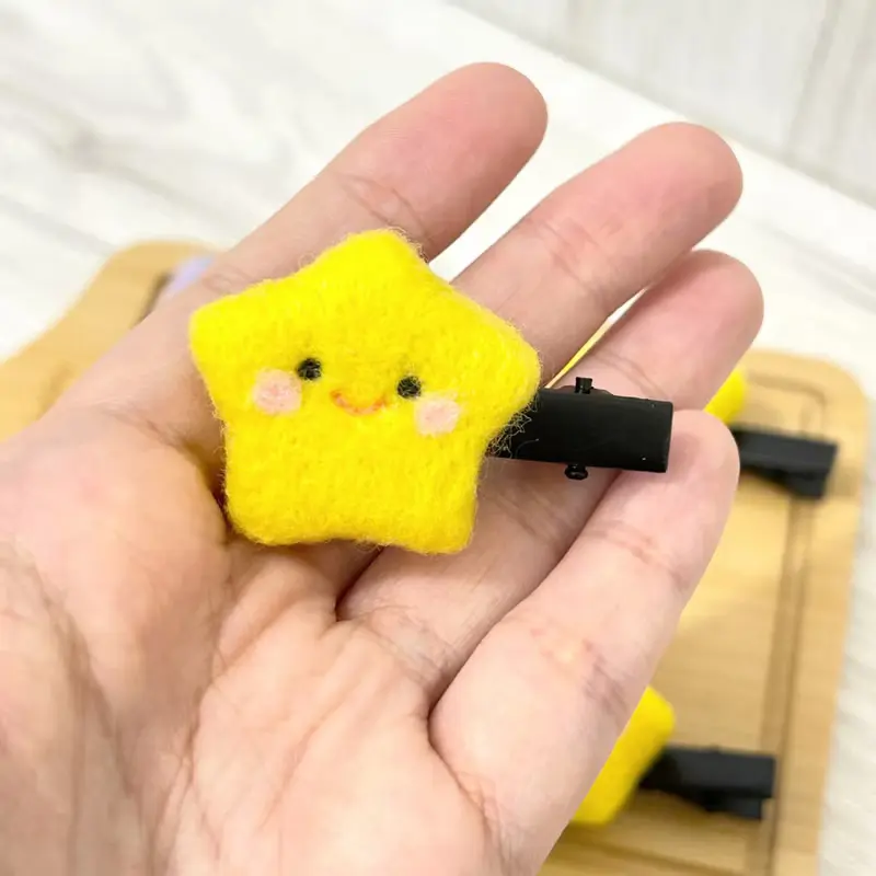 聖誕限定 聖誕星星 花圈 小熊 羊毛氈髮夾 療癒 送禮