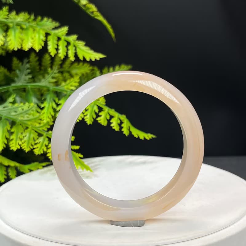 精品 塘心瑪瑙手镯 51MM 冰潤粉白飄淺糖色玉髓手環 招財繁榮好運