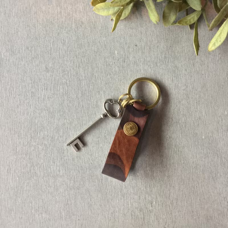 isni 藏愛鑰匙圈_咖啡迷彩牛皮/黃銅五金 交換禮物