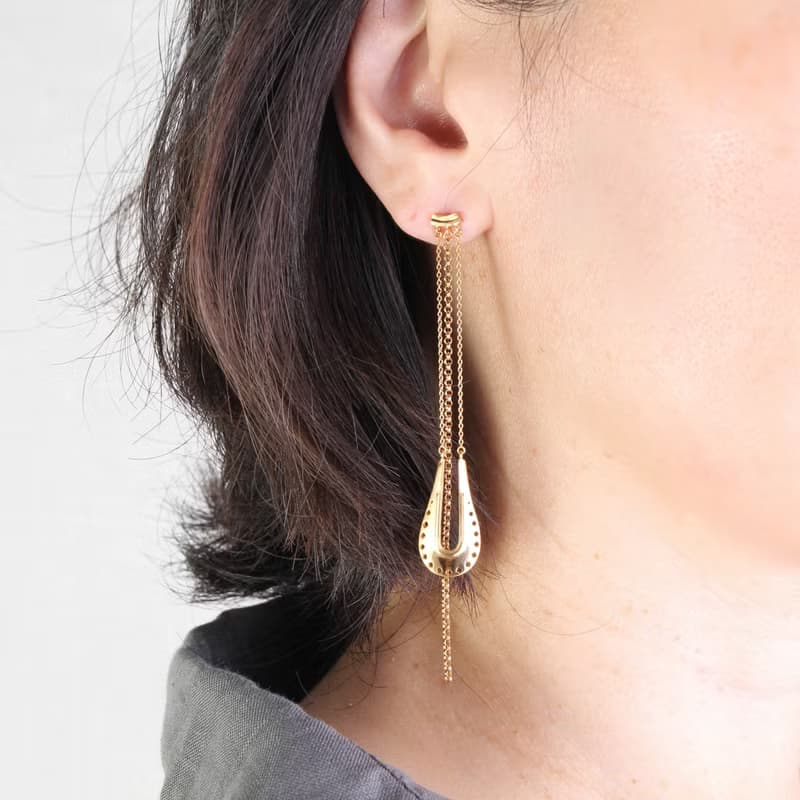 イヤードレス　ピアス　扇