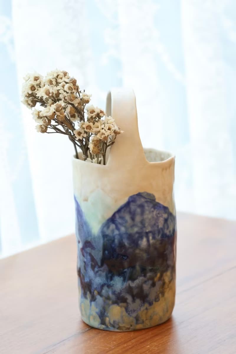 【聖誕節禮物】青綠山水墨色感瓷土手捏提把乾花器侘寂陶藝術層次