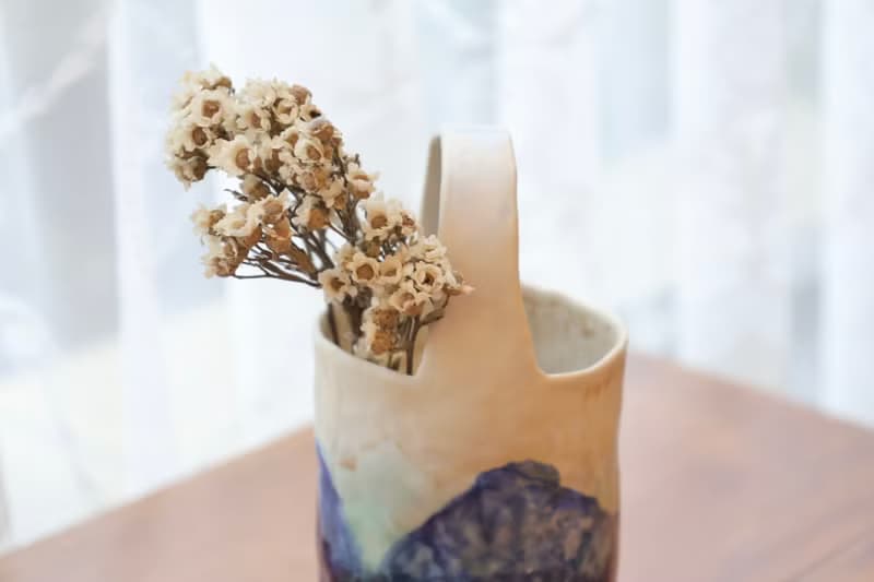 【聖誕節禮物】青綠山水墨色感瓷土手捏提把乾花器侘寂陶藝術層次