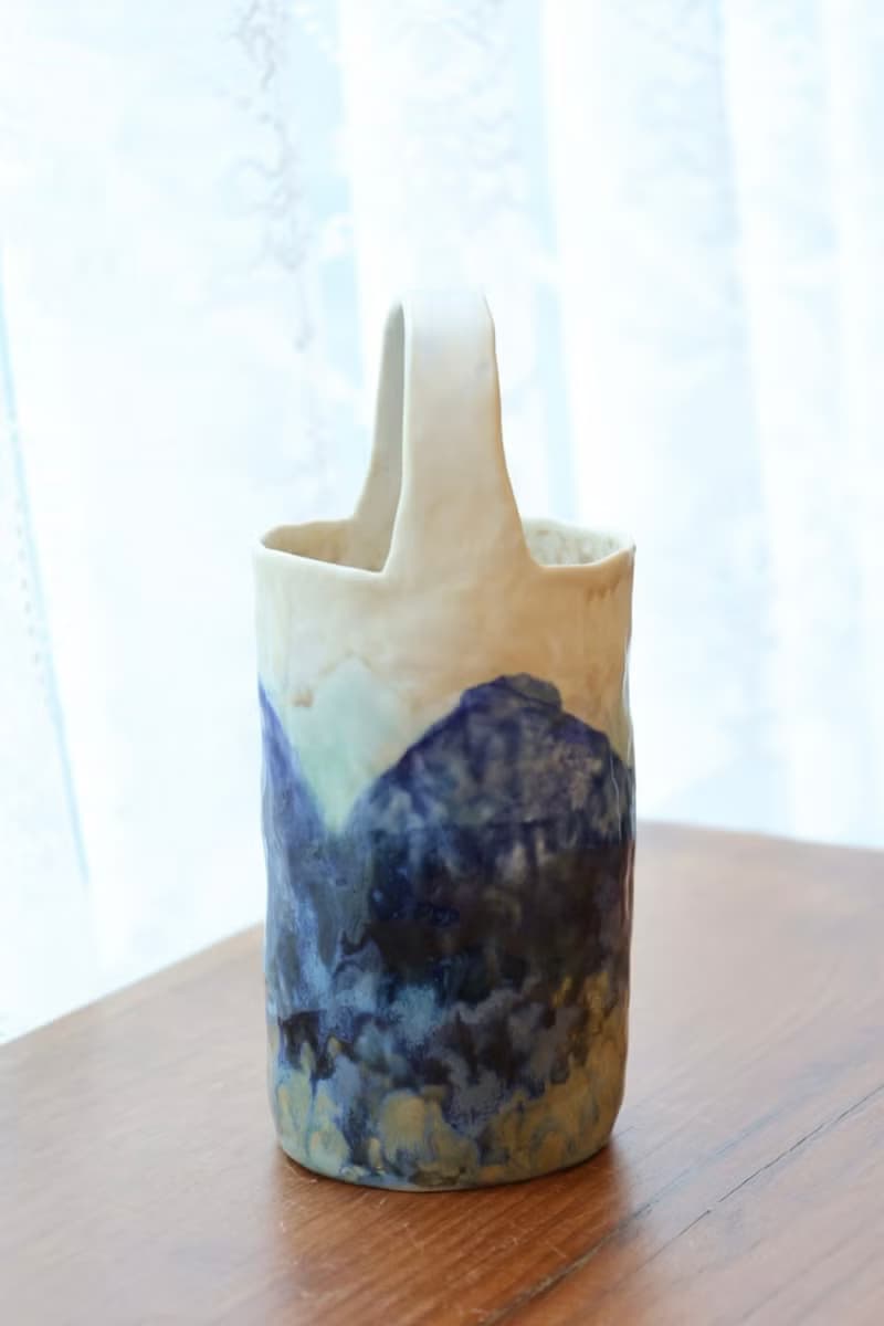 【聖誕節禮物】青綠山水墨色感瓷土手捏提把乾花器侘寂陶藝術層次