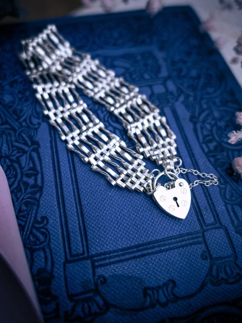 英國古董 軟編織純銀心鎖手鍊—歐洲古董首飾 Vintage Jewelry