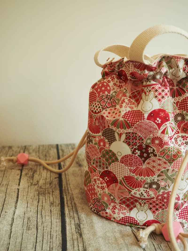 手工縫製 側肩包帆布水桶包手袋 和風紅色汽球小兔圖案