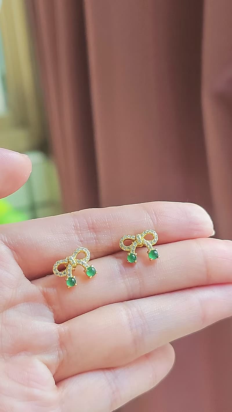 |法式浪漫|A貨翡翠冰玻綠蛋面3mm純銀鍍18k黃蝴蝶結耳環