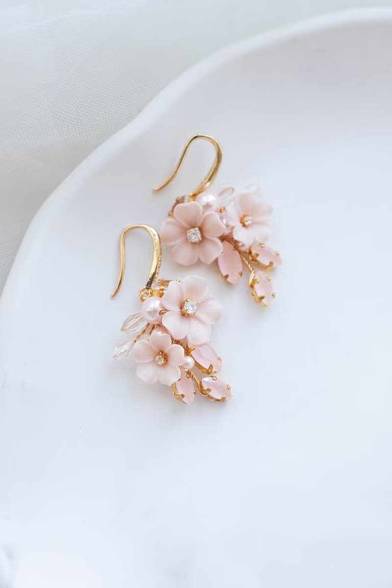 Powder pink floral hair piece and earrings for bride, flower bridal jewelry set