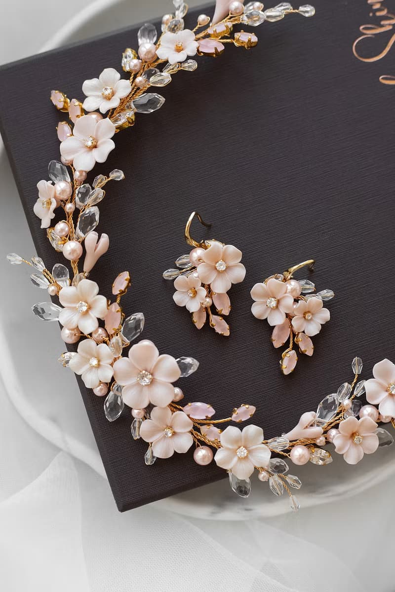 Powder pink floral hair piece and earrings for bride, flower bridal jewelry set