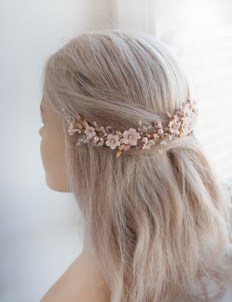 Powder pink floral hair piece and earrings for bride, flower bridal jewelry set