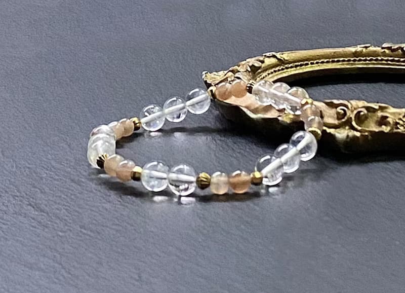 天使之翼 天然冰透藍針白水晶x骨幹太陽石黃銅手鍊